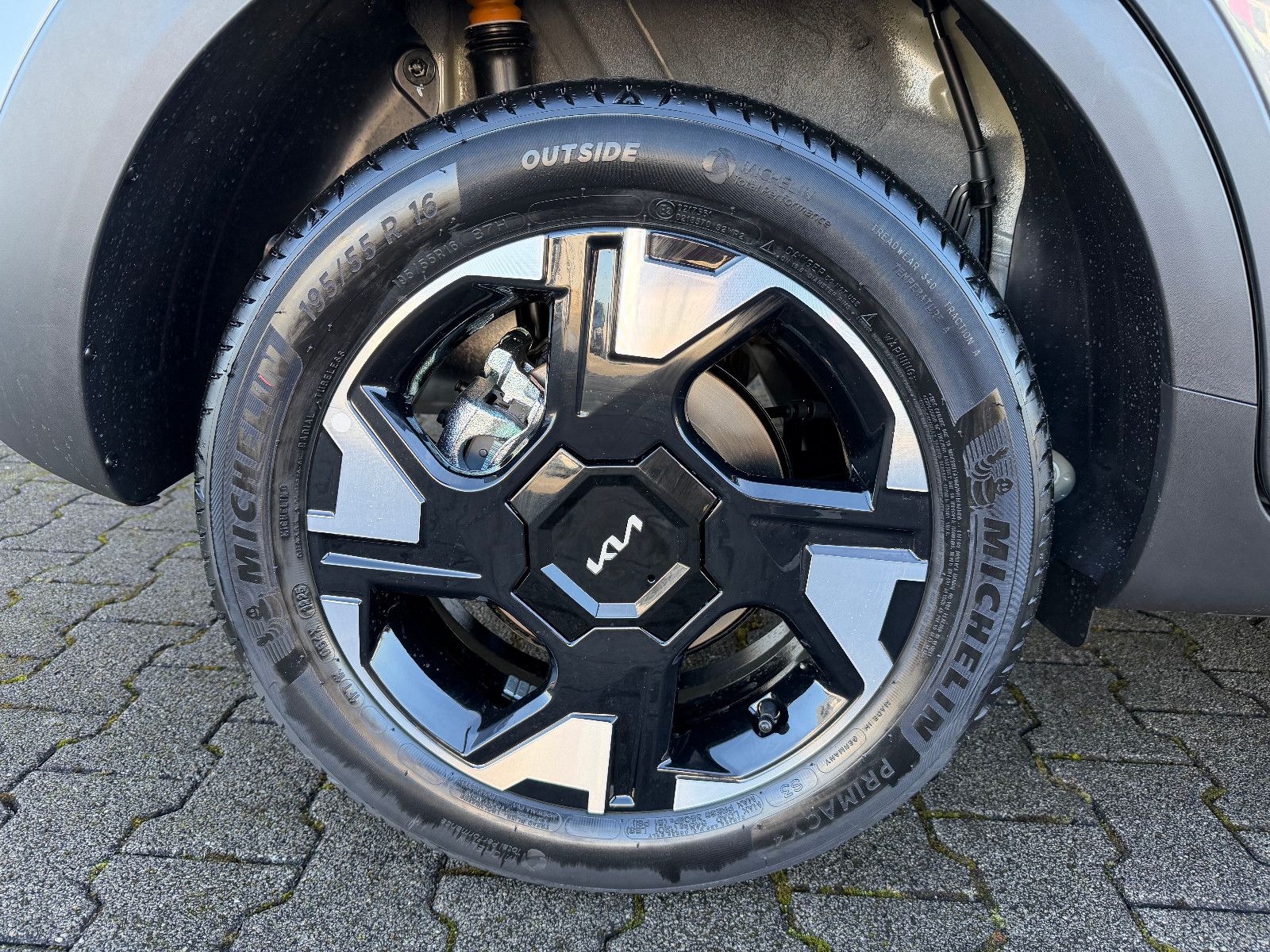 Fahrzeugabbildung Kia Stonic 1.0 T-GDI DCT Vision