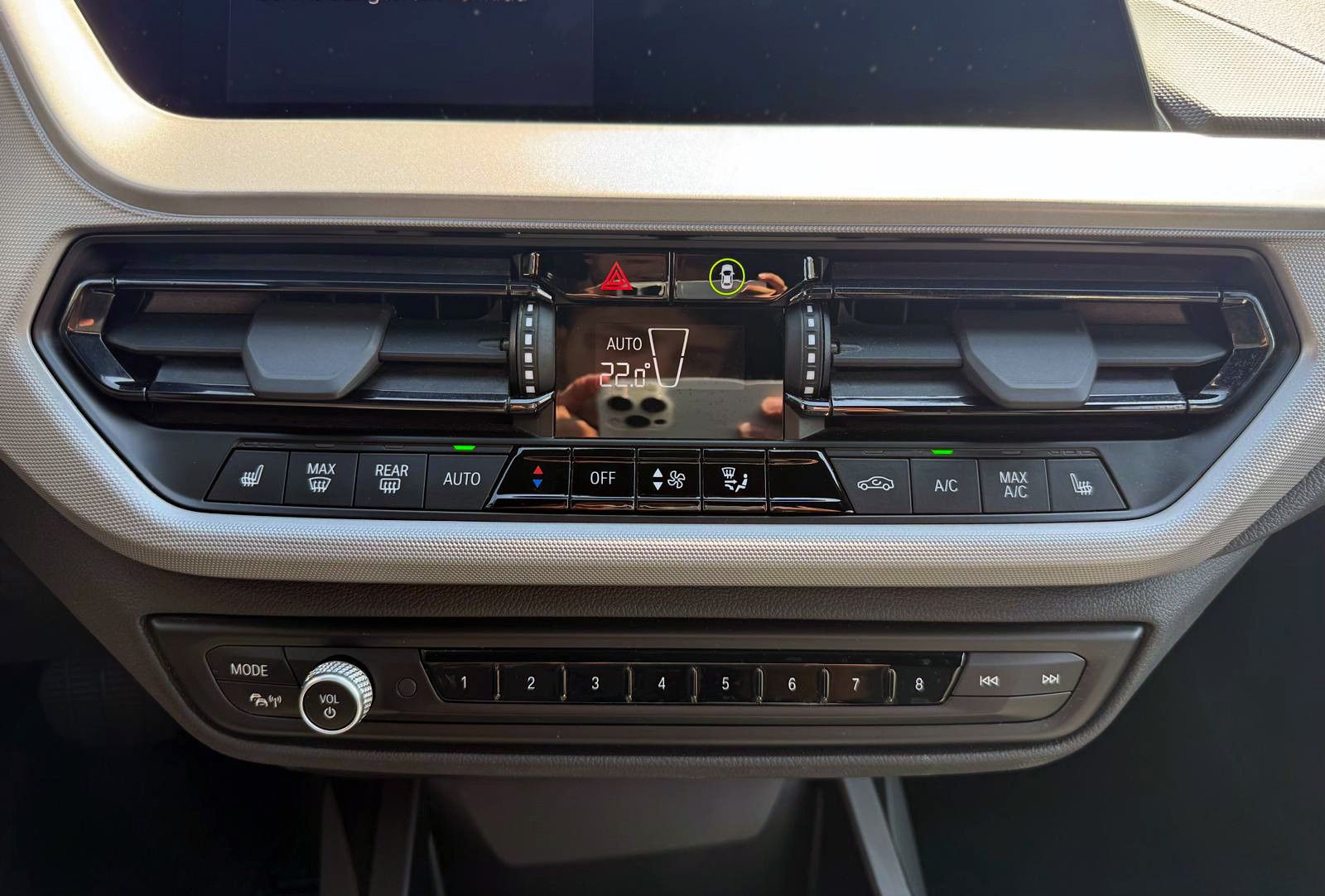 Fahrzeugabbildung BMW 120i Advantage Steptr. ACC PDC AHK H&K SHZ LED