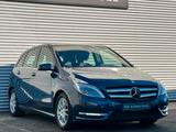 Mercedes-Benz B 180*BI-XENON/PANORAMA/NAVI/HARMAN-KARDON/ - Mercedes-Benz B 180 in Kassel