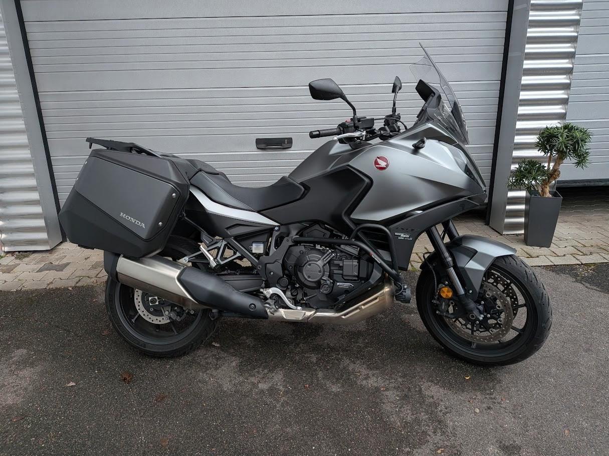 Honda NT1100D (DCT)