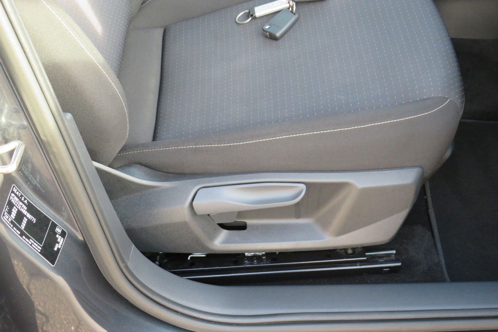 Fahrzeugabbildung SEAT Arona Style DSG GRA KAMERA SITZH. PDC APP-CON 1H