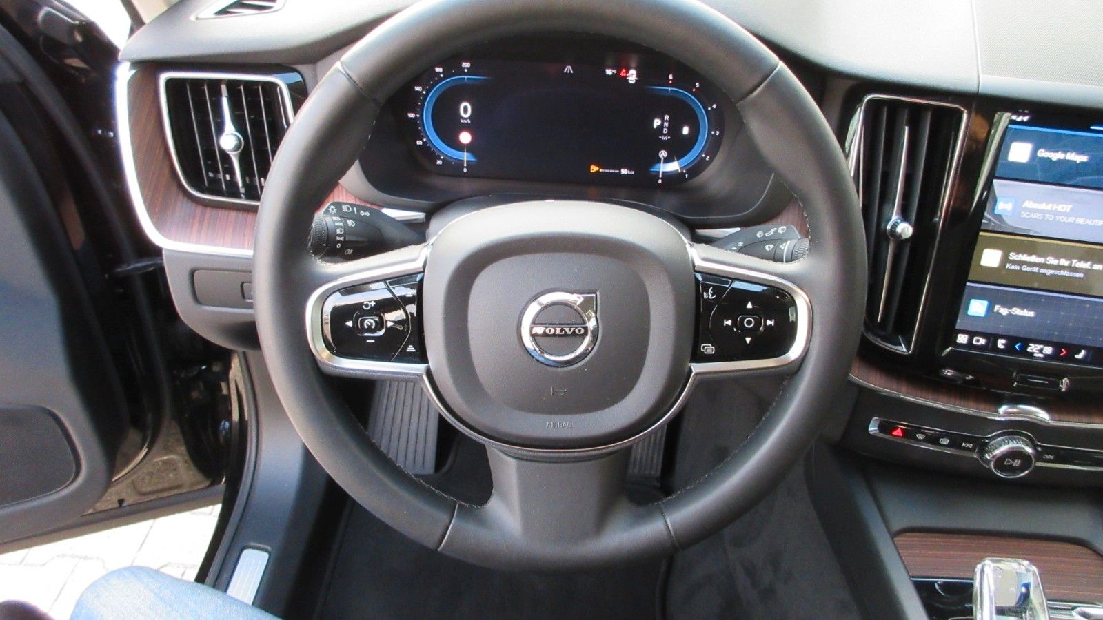Fahrzeugabbildung Volvo XC 60 B4 Plus Bright 2WD