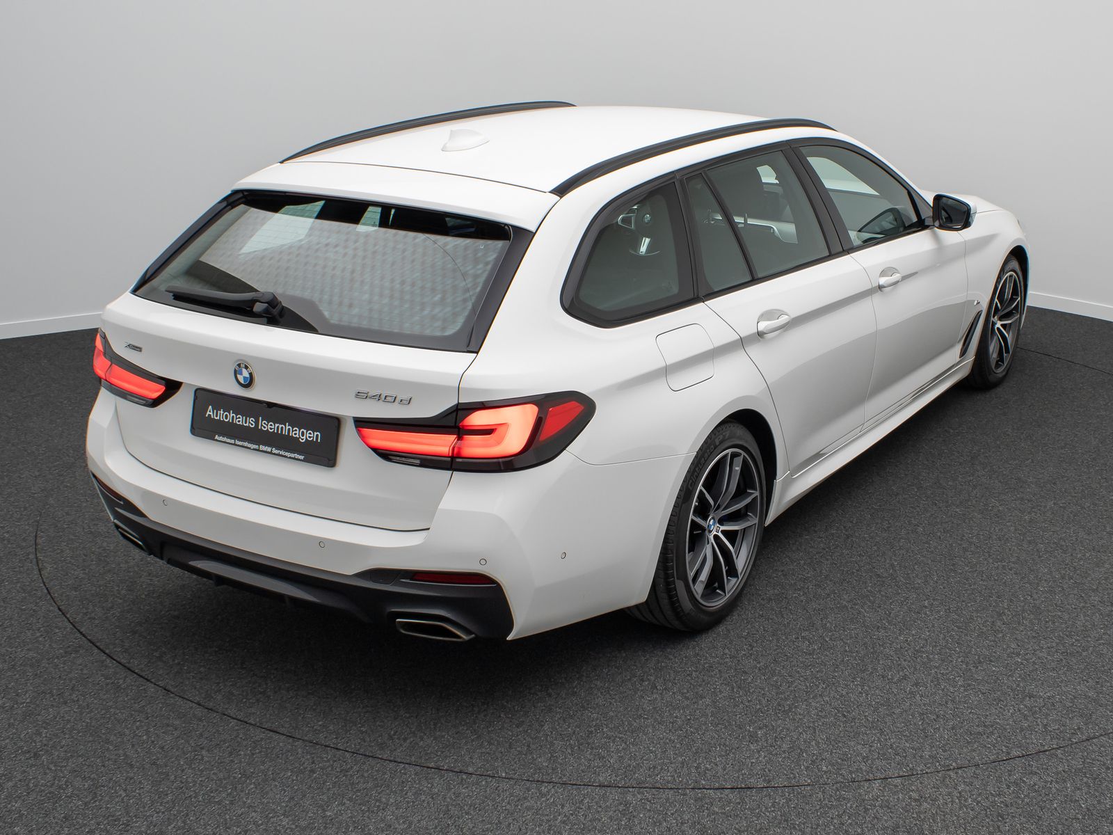Fahrzeugabbildung BMW 540d xD M Sport Alarm AHK Kamera DAB Parkassist