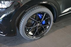 VW Touareg R eHybird | Pano | AHK | Dynaudio VW Touareg R eHybird | Pano | AHK | Dynaudio