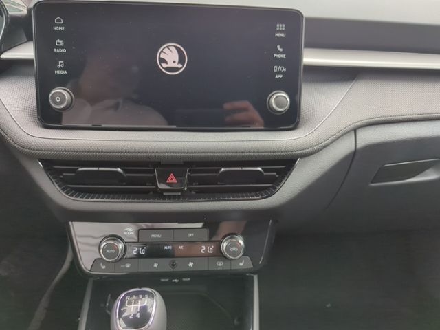 Fahrzeugabbildung SKODA Fabia 1.0 TSI Tour WINTER PLUS LENKRADHZG