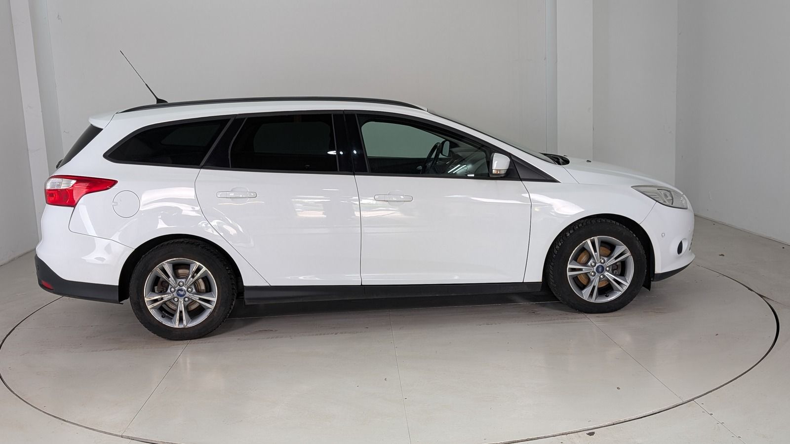 Fahrzeugabbildung Ford Focus Turnier 1.0 EcoBoost * SHZ * AAC. * FH Tre