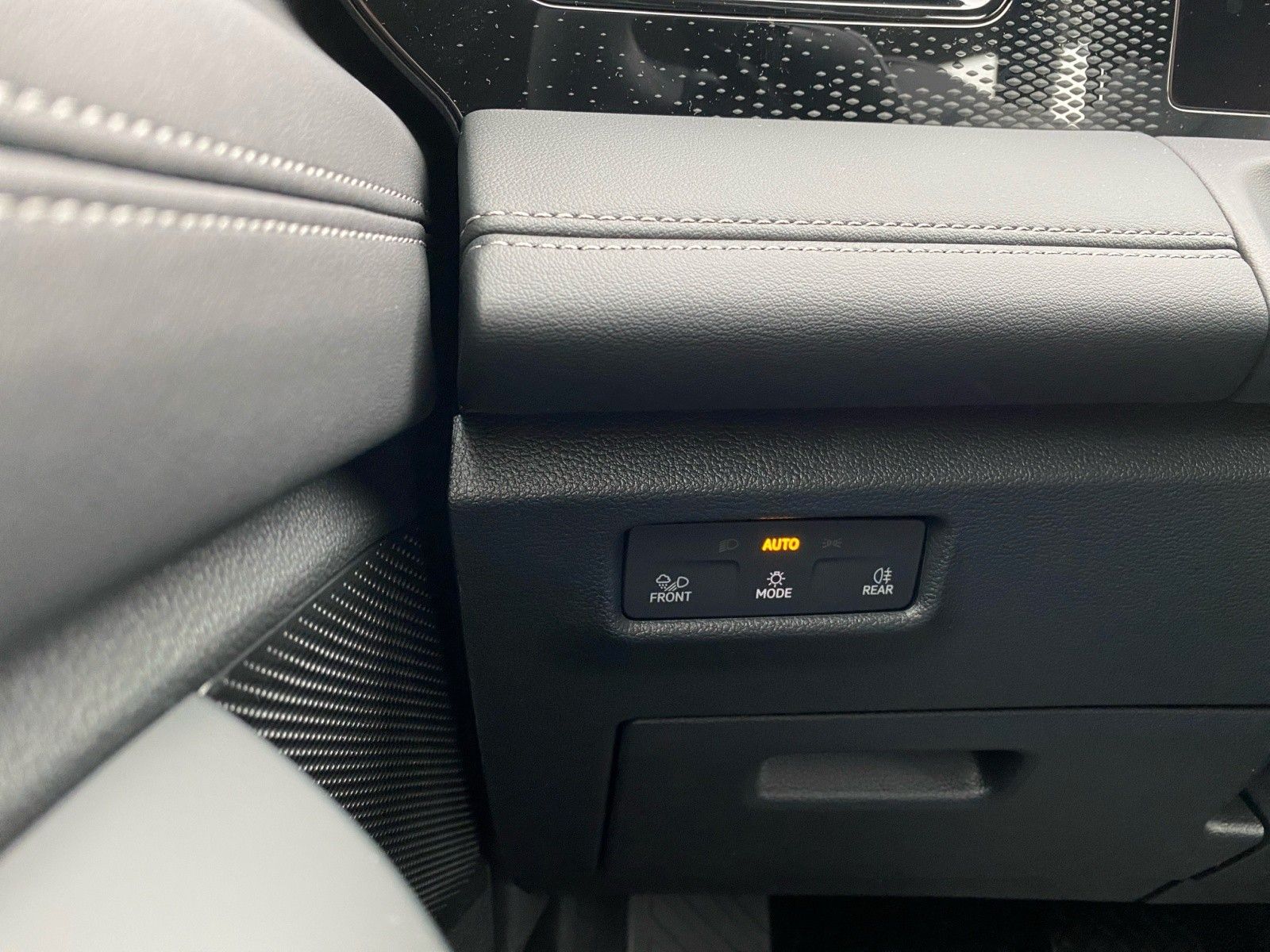 Fahrzeugabbildung Volkswagen Tiguan 1.5 eTSI OPF DSG +ACC+LED+NAVI+PARKASSIST