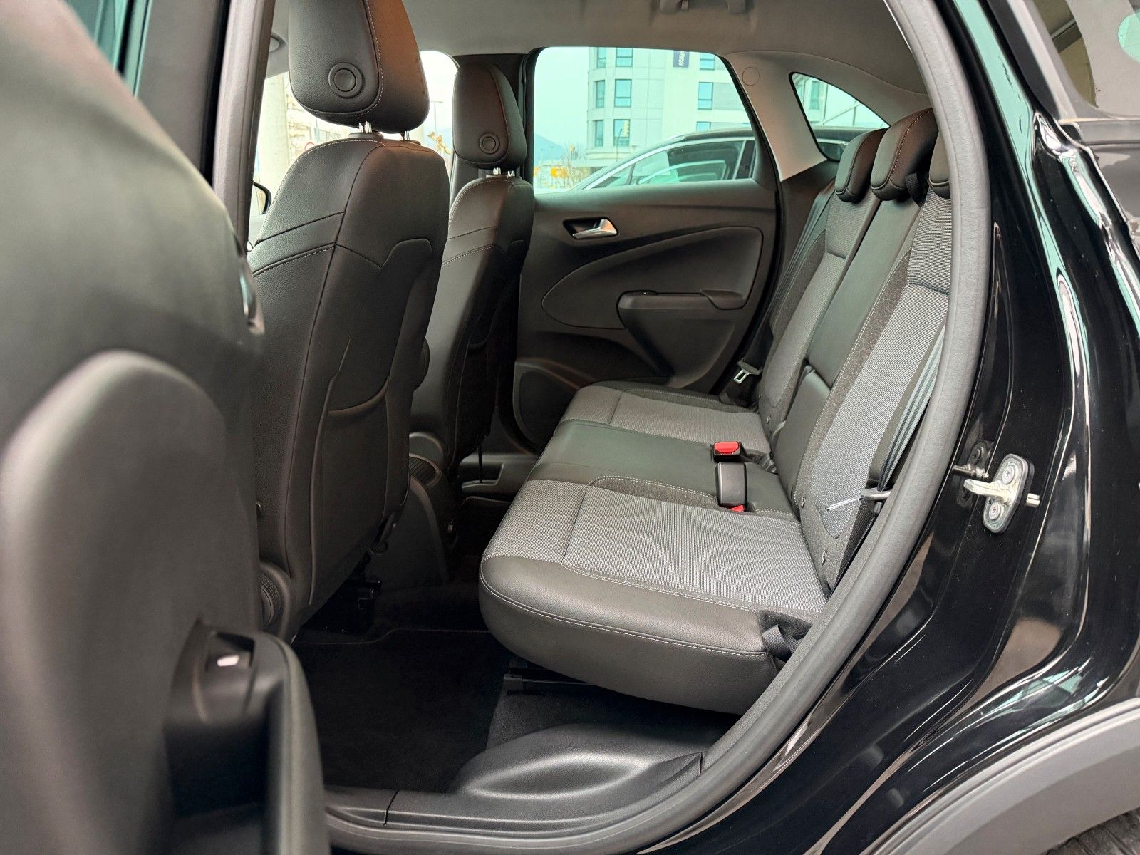 Fahrzeugabbildung Opel Crossland Elegance 110PS Navi/Kamera/Allwetter!