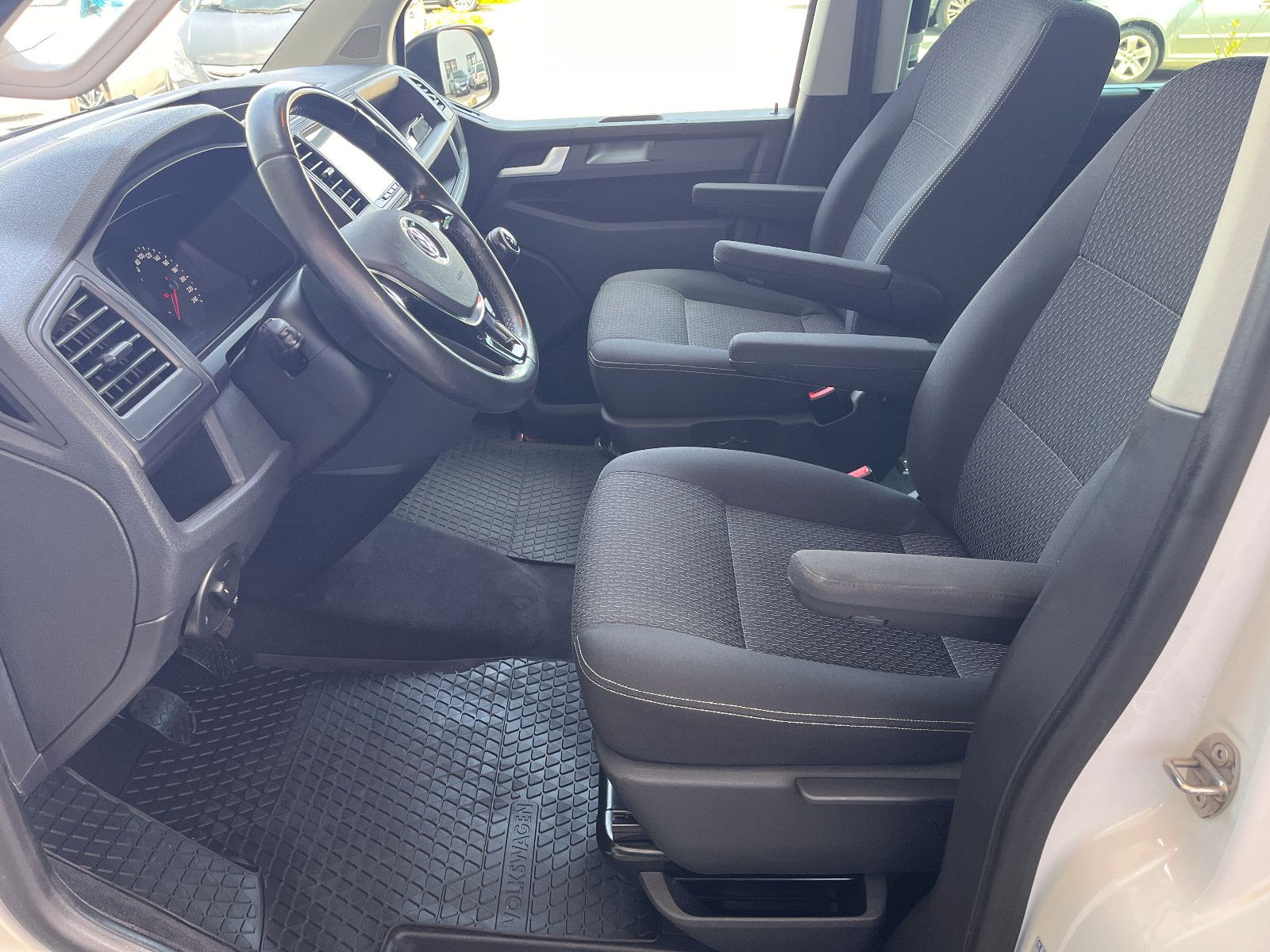 Fahrzeugabbildung Volkswagen T6 Multivan 7 Sitzer