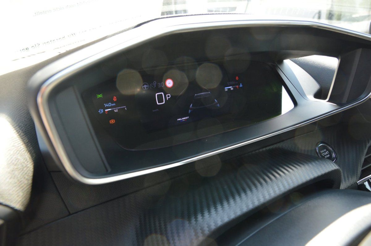 Fahrzeugabbildung Peugeot 2008   GT LED Shz Navi Alu