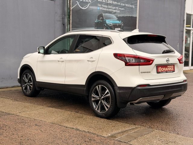 Fahrzeugabbildung Nissan Qashqai 1.3 DIG-T DCT Tekna Alu+DR+19Zoll