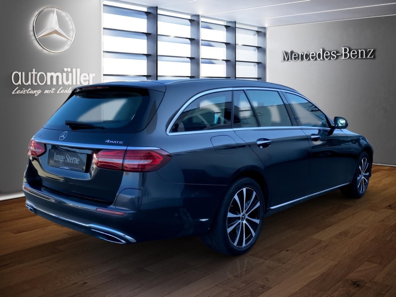 Fahrzeugabbildung Mercedes-Benz E 300de 4M T WIDESCREEN+AHK+EASYPACK+AMBIENTE+