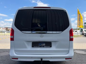 Mercedes V 220 - 11