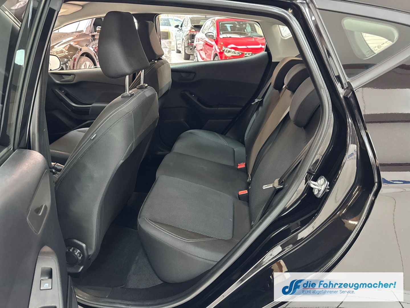 Fahrzeugabbildung Ford Fiesta Cool & Connect Navi LED Blendfreies Fernl