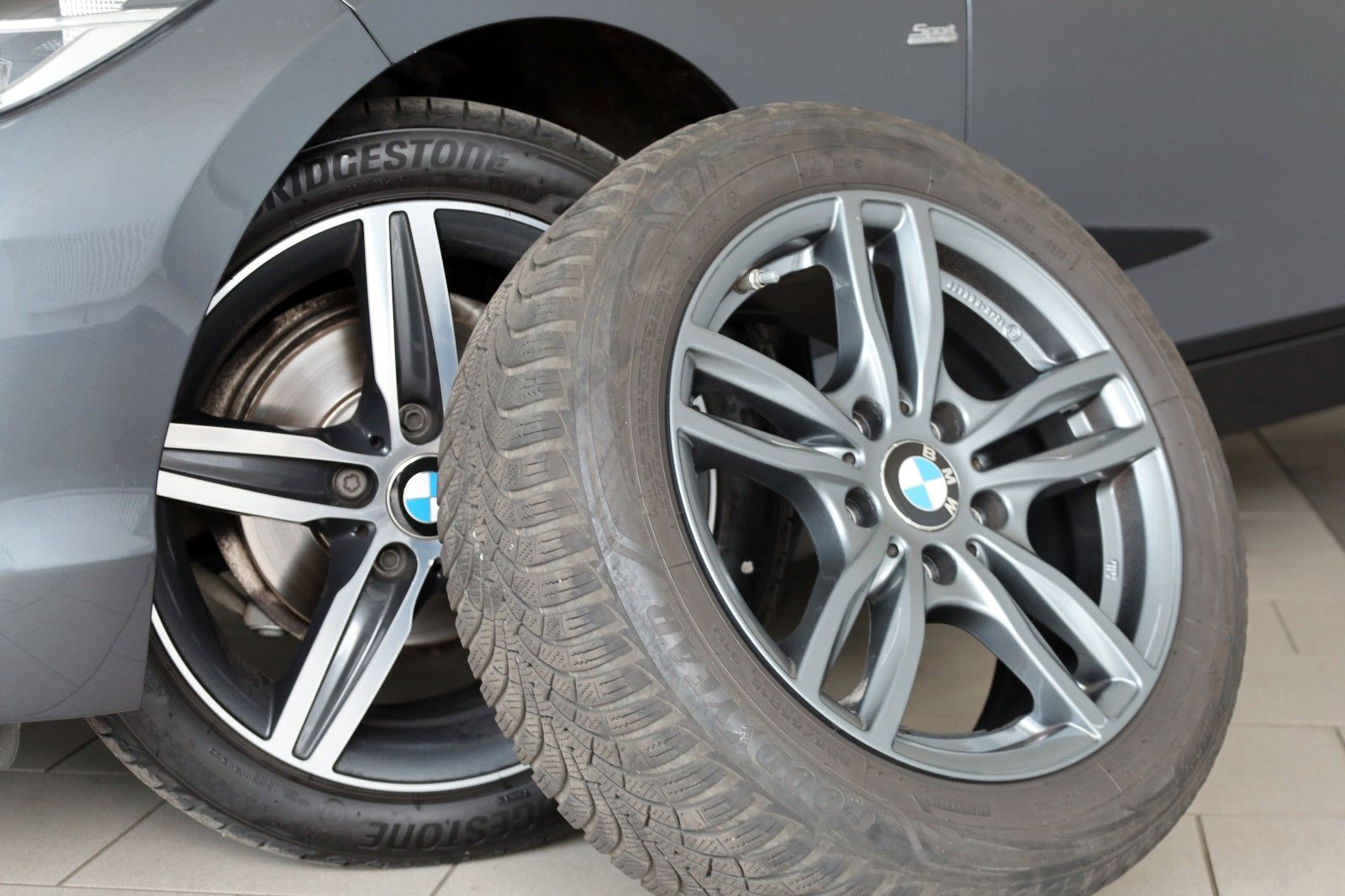 Fahrzeugabbildung BMW 118i Sport Line Lim. Navi,LED,SH,PDC,SR+WR