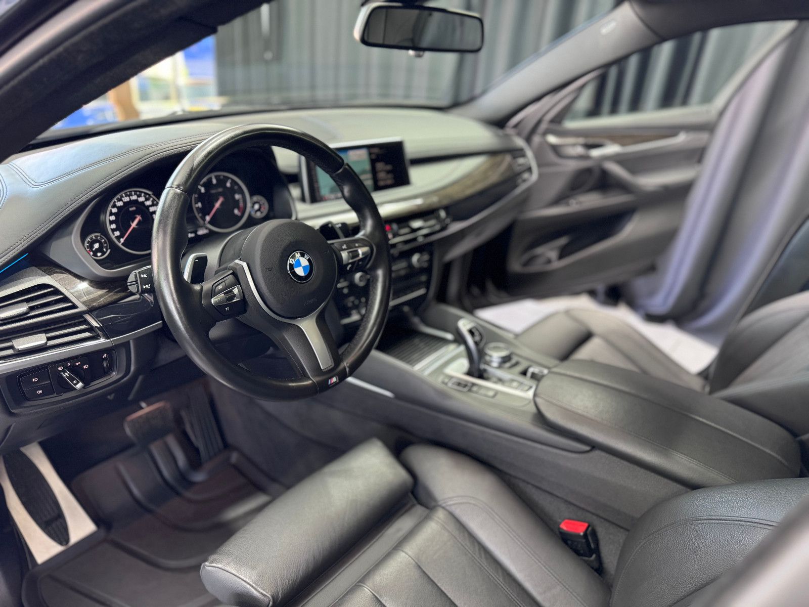 Fahrzeugabbildung BMW X6 40d xDrive*M-PAKET*AHK*NAVI *SOFT-CLOSE