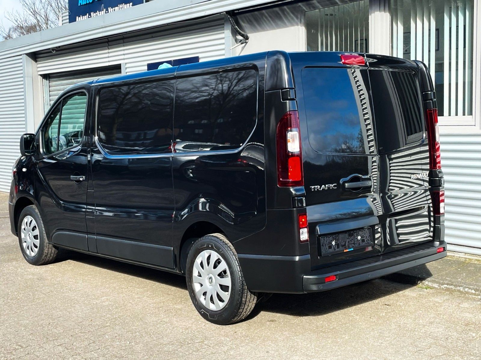 Fahrzeugabbildung Renault Trafic Kasten  L1H1 Komfort KLIMA NAVI MwSt 1.Hd
