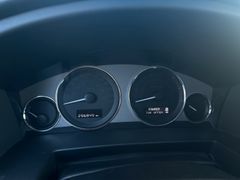 JEEP Commander 3.0 V6 CRD Limited S-Dach SHZ Leder