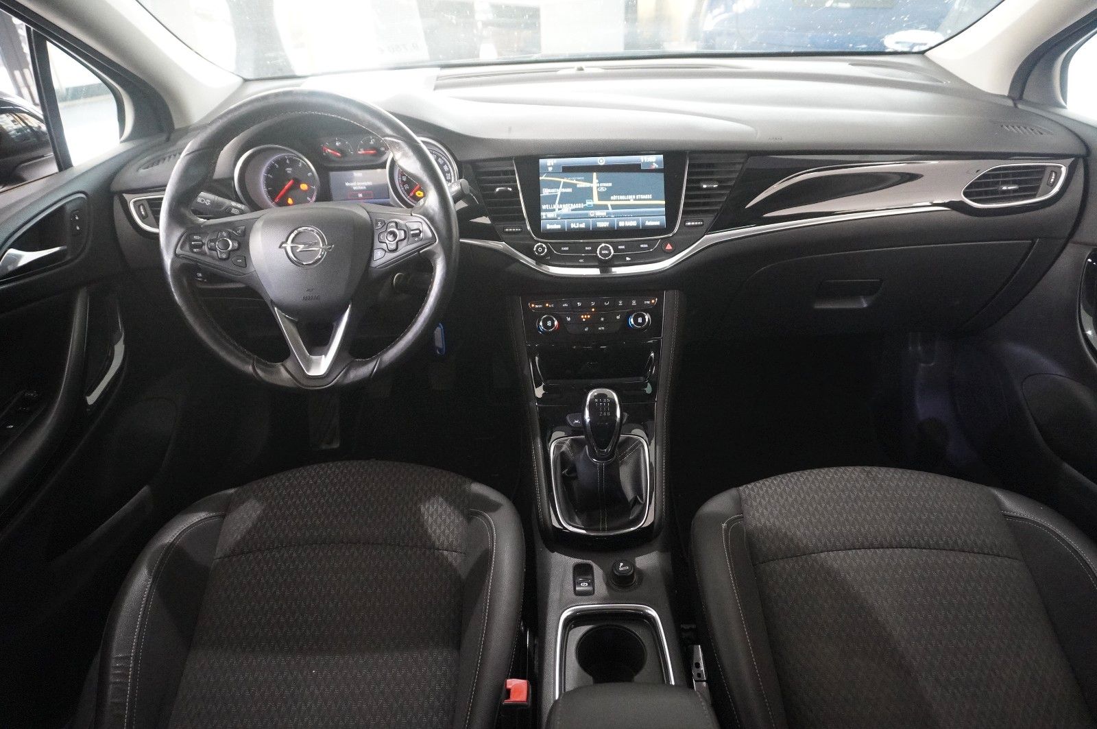 Fahrzeugabbildung Opel Astra K Lim. 1.4T INNOV. NAVI/LED/KAMERA/SH/TEMP