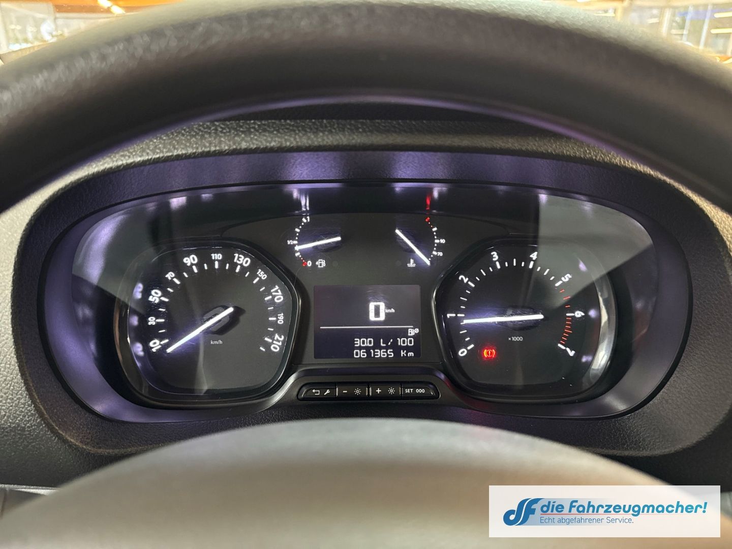 Fahrzeugabbildung Opel Vivaro L Apple CarPlay Android Auto Musikstreami