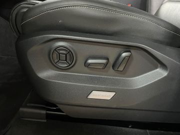 Volkswagen Touareg - 12