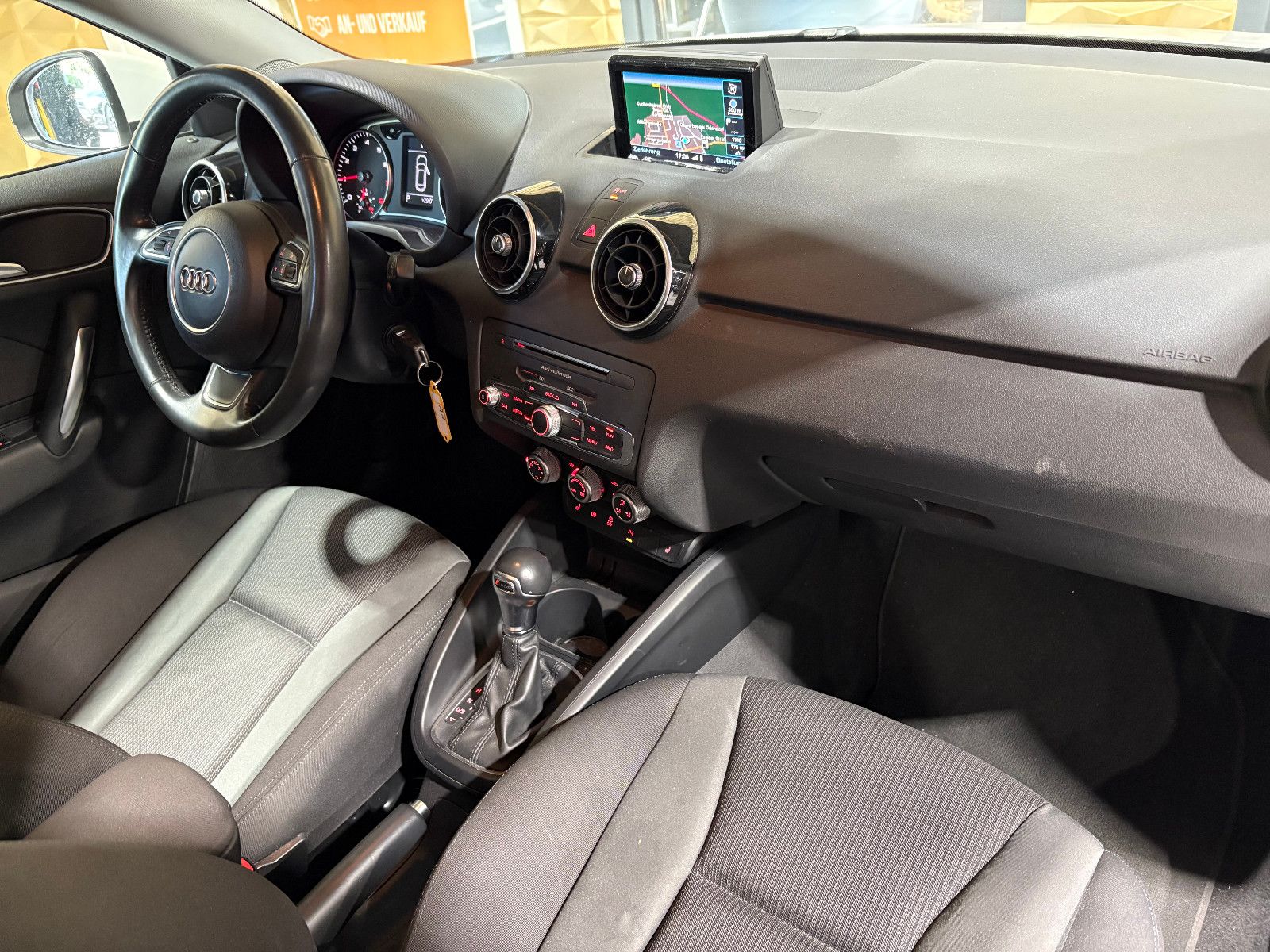 Fahrzeugabbildung Audi A1 Sportback design/S-TRONIC/PDC/NAVI/SHZ/KLIMA