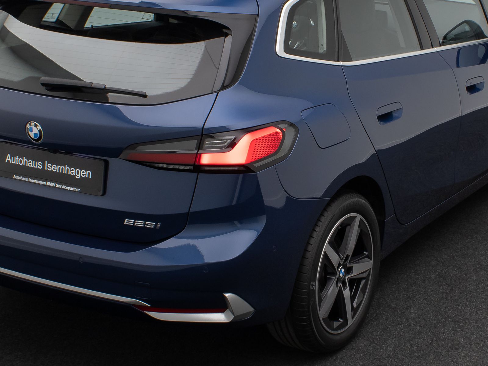 Fahrzeugabbildung BMW 223 Active Tourer Luxury Line 360°H/K HUD Sport