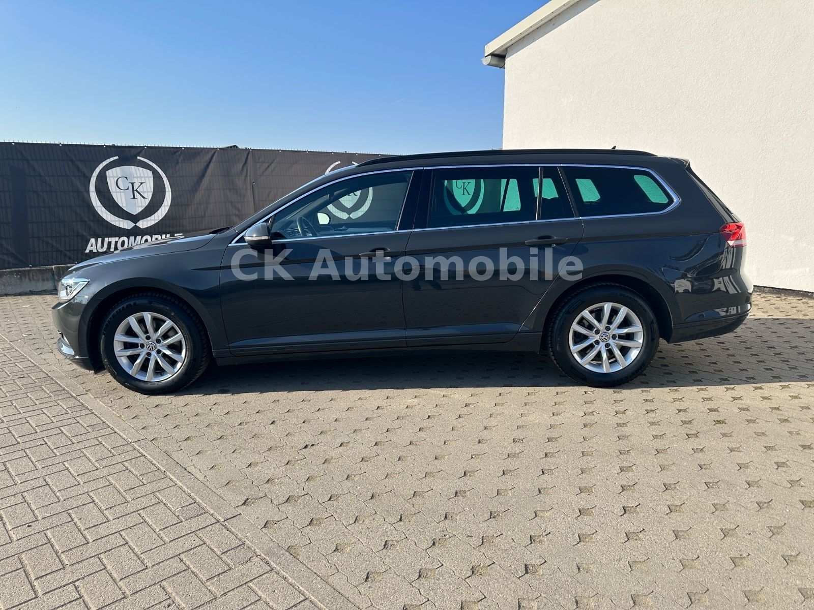 Fahrzeugabbildung Volkswagen Passat Variant Comfortline 2.0TDI/DSG/LED/AHK