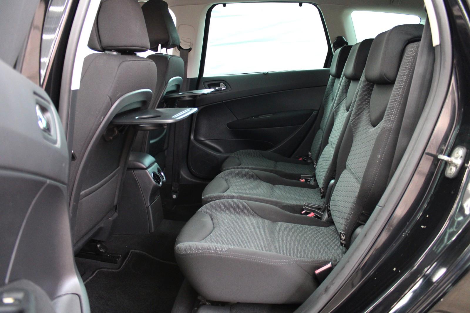 Peugeot 308 2008 — photo 12