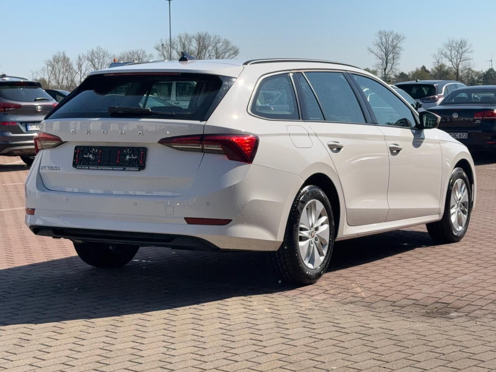 Fahrzeugabbildung SKODA Octavia Combi Ambition