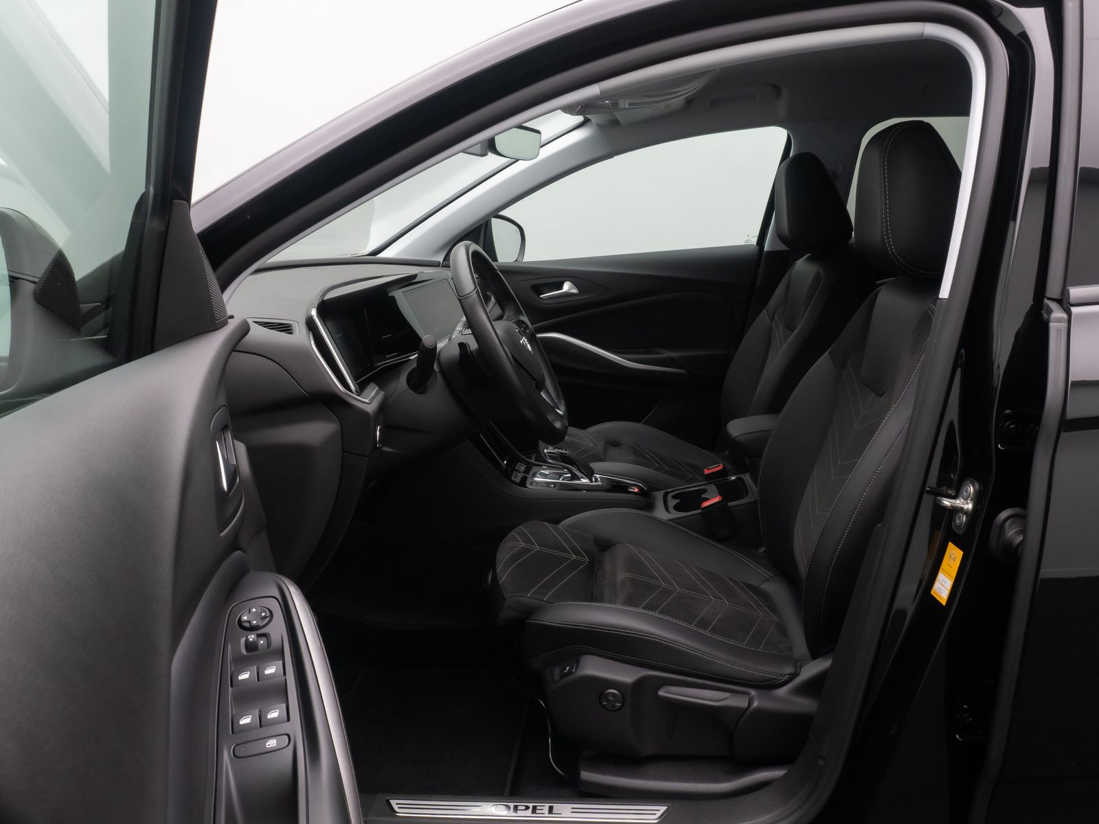 Fahrzeugabbildung Opel Grandland GS ACC 360° DAB Komfort DigitDisp 19"