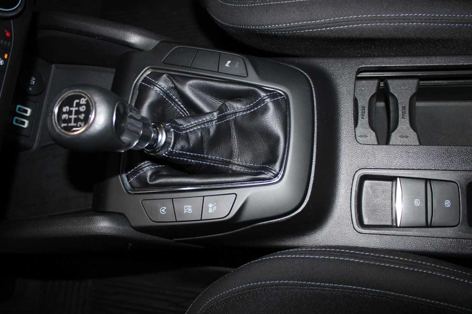 Fahrzeugabbildung Ford Focus Active Turnier LED NAVI WinterPaket CAM