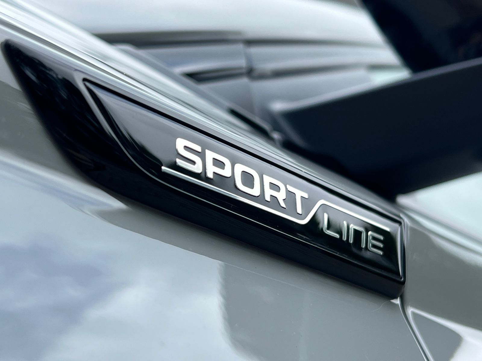 Fahrzeugabbildung SKODA Karoq Sportline 2.0 TDI DSG *CANTON, AHK, Navi,