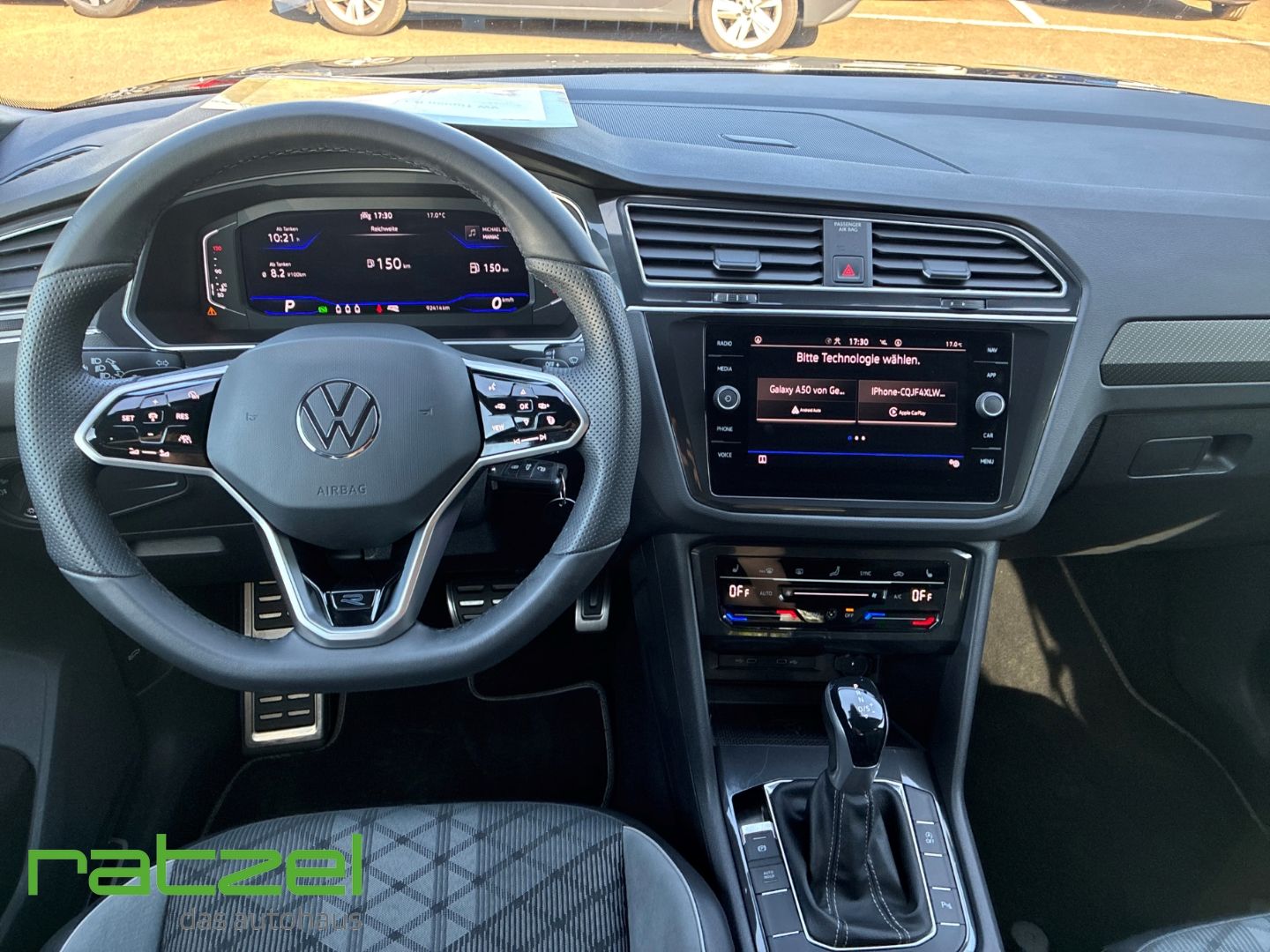 Fahrzeugabbildung Volkswagen Tiguan R-Line 1.5 TSI DSG Sportpaket AHK-klappba