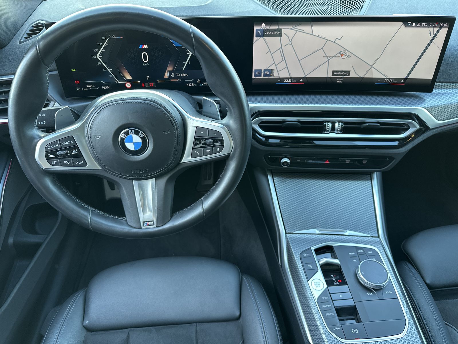 Fahrzeugabbildung BMW 320d Touring M-Sport NAV+LED+ACC+PANO+H&K+KAMERA