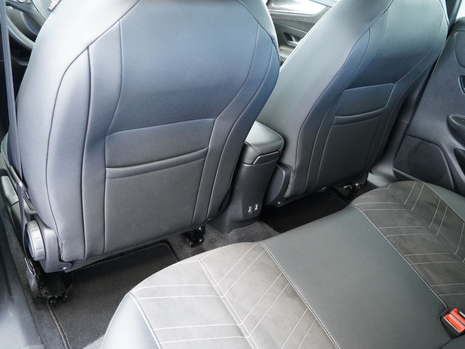 Fahrzeugabbildung Opel Mokka e Ultimate INTELLILUX/ACC/NAVI/SOH