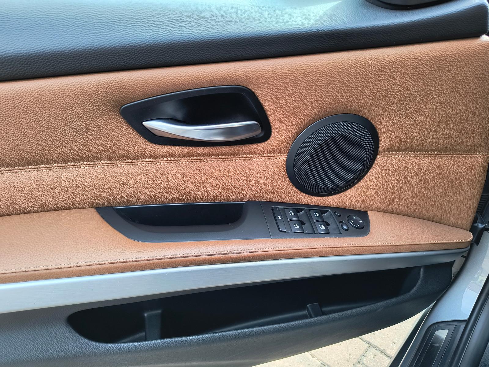 BMW 330 2010 — photo 5