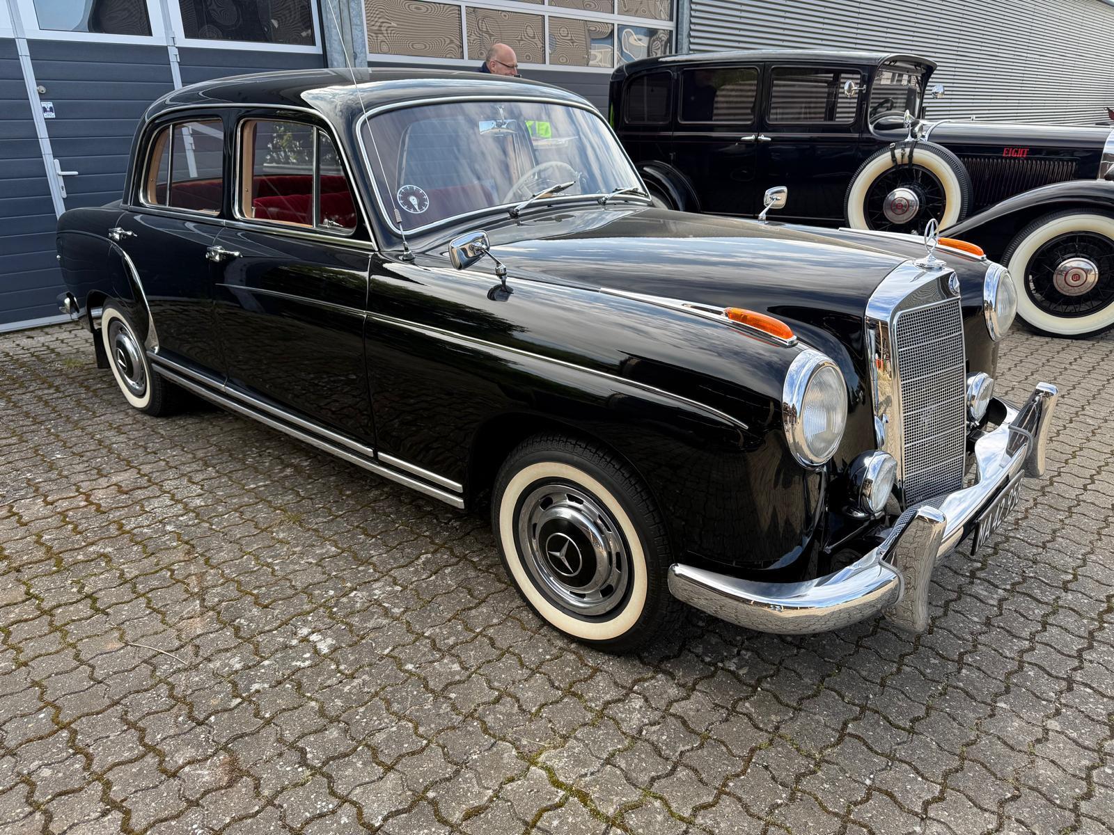 Mercedes-Benz 220 S  *6 cylinder