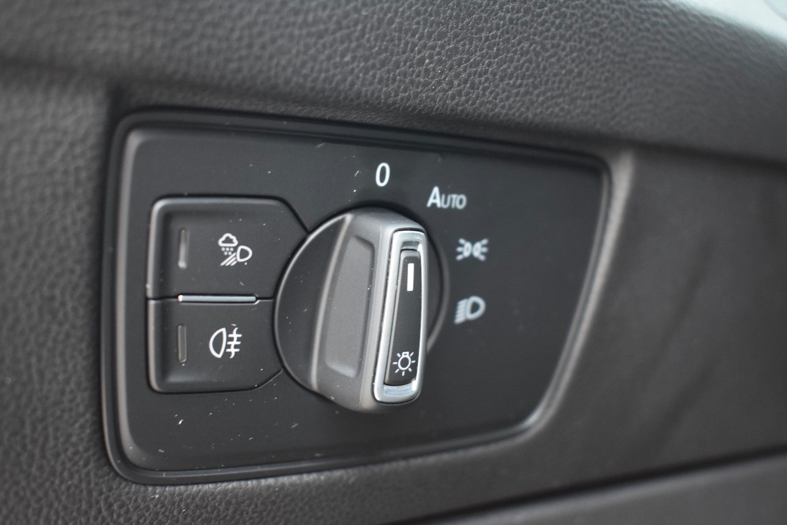 Fahrzeugabbildung Volkswagen Arteon R-Line 4Motion PANO/AHK/STH/MASAGE/DYNAUD