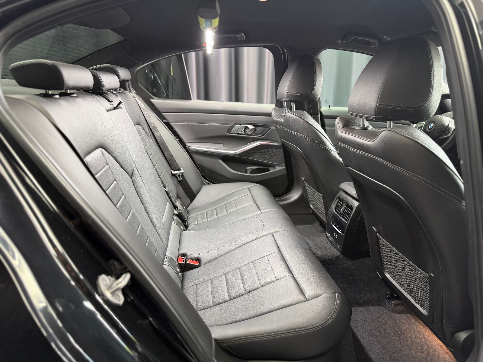 Fahrzeugabbildung BMW M340i xDrive Limousine |HiFi|360°|HuD
