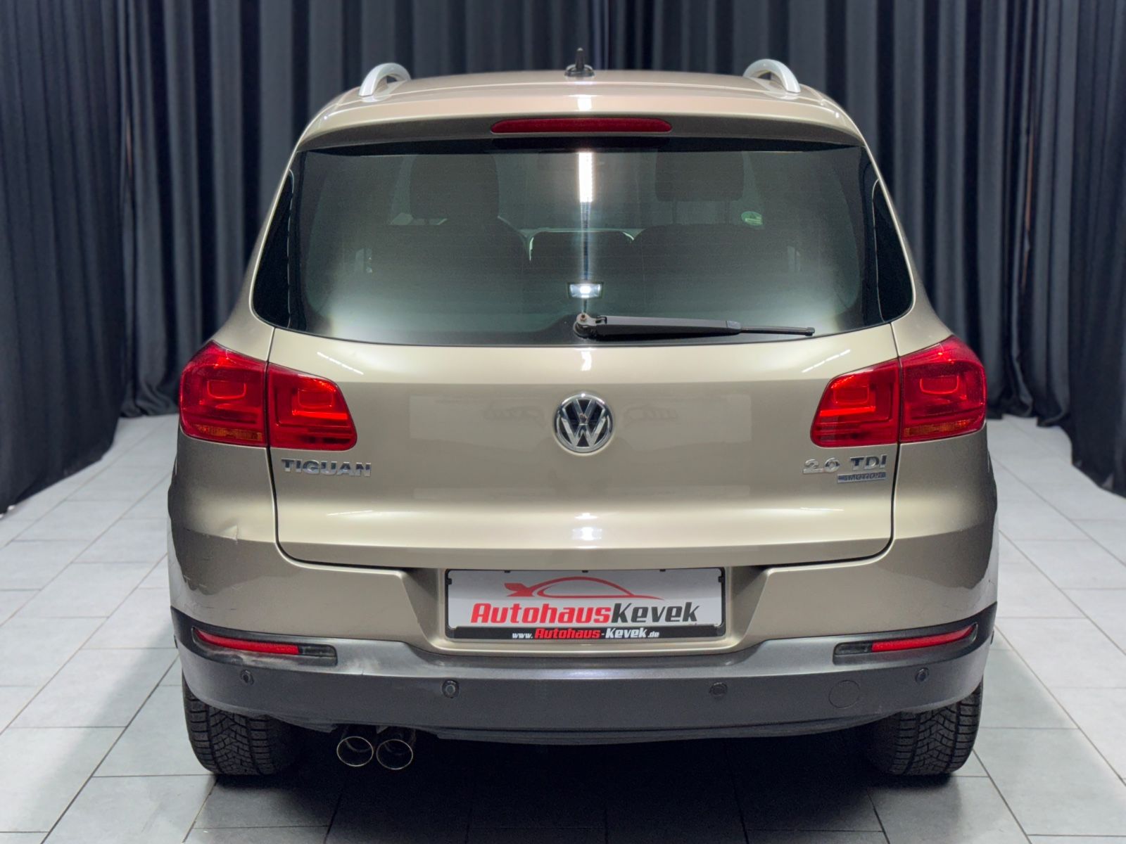 Fahrzeugabbildung Volkswagen Tiguan Life BMT 4Motion|DSG|NAVI|XENON|