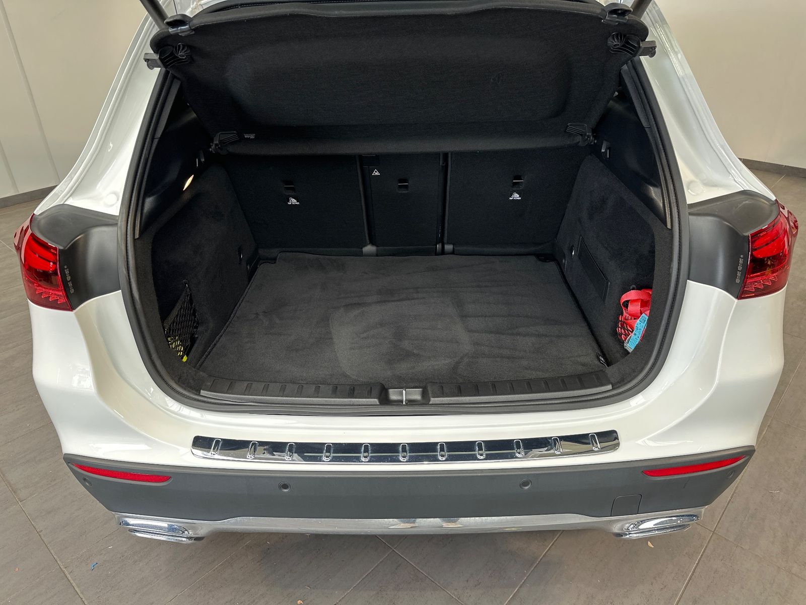 Fahrzeugabbildung Mercedes-Benz GLA 250 e Progressive Advanced NAV+LED+ACC