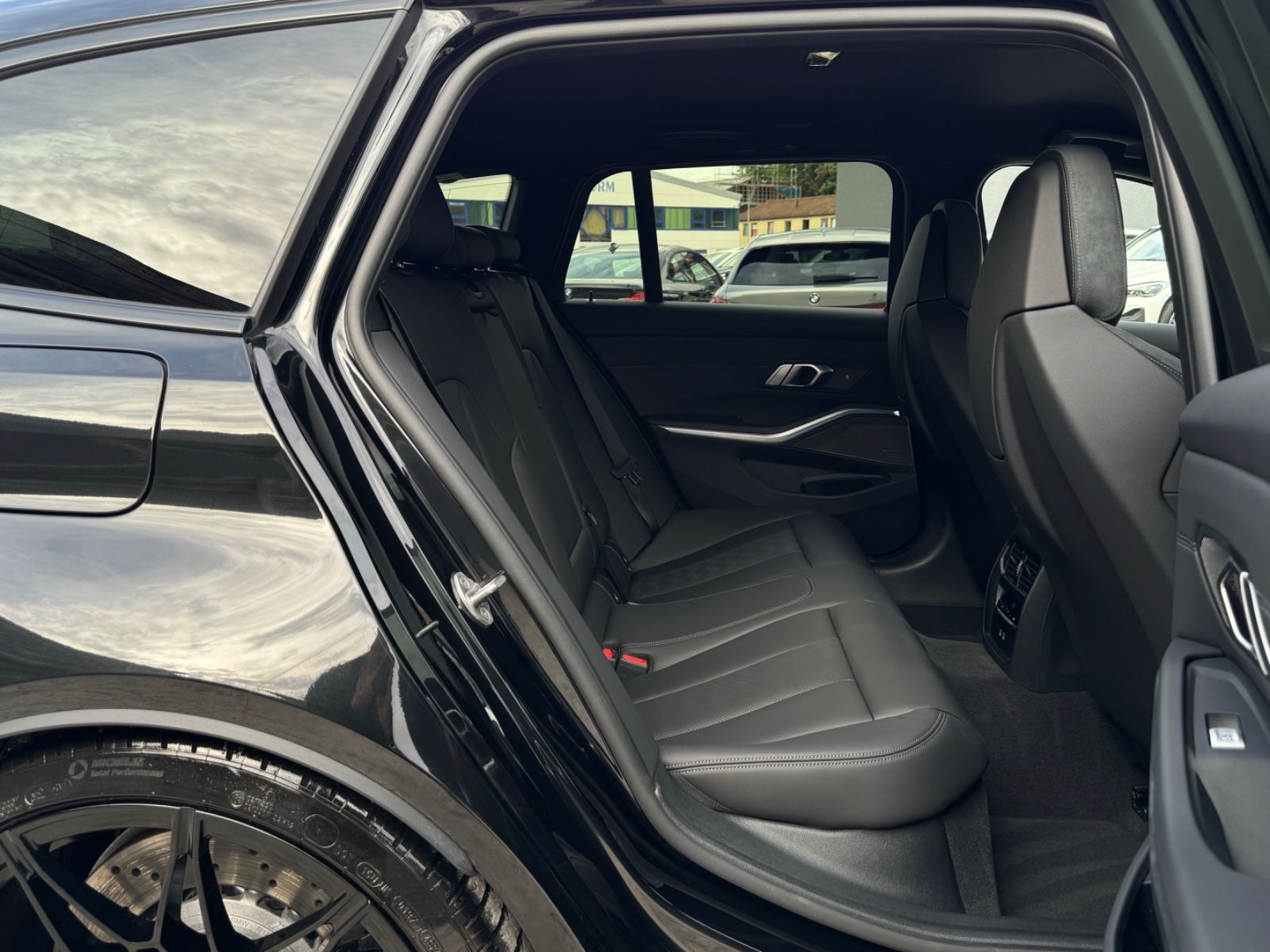 Fahrzeugabbildung BMW M3 Touring xDr Competition H&K LHZ HuD LHZ SBL