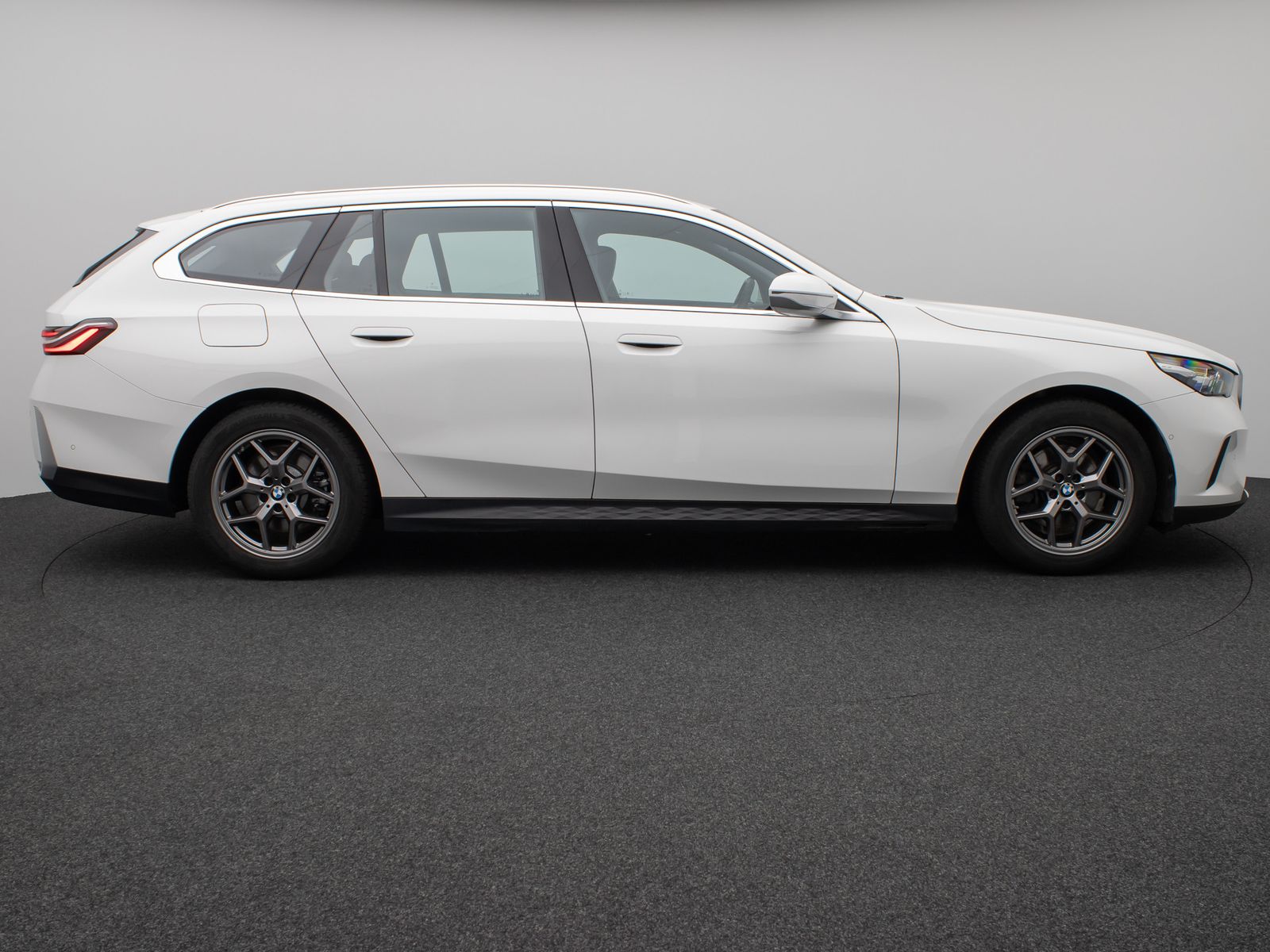 Fahrzeugabbildung BMW 520d Kamera DAB Alarm DrivingAssist Leder Sport