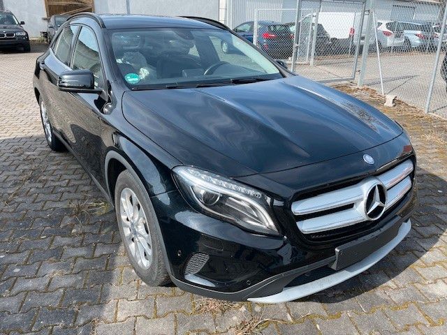 Mercedes-Benz GLA 200 GLA -Klasse GLA 200,Navi,8xAlu,BiXenon