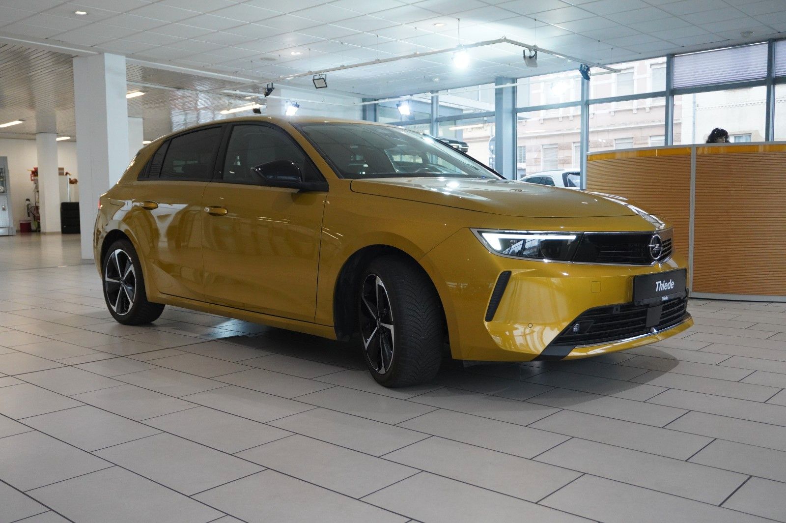 Fahrzeugabbildung Opel Astra L Lim. 1.6 HYBRID EDIT. NAVI/SPORT/KAMERA