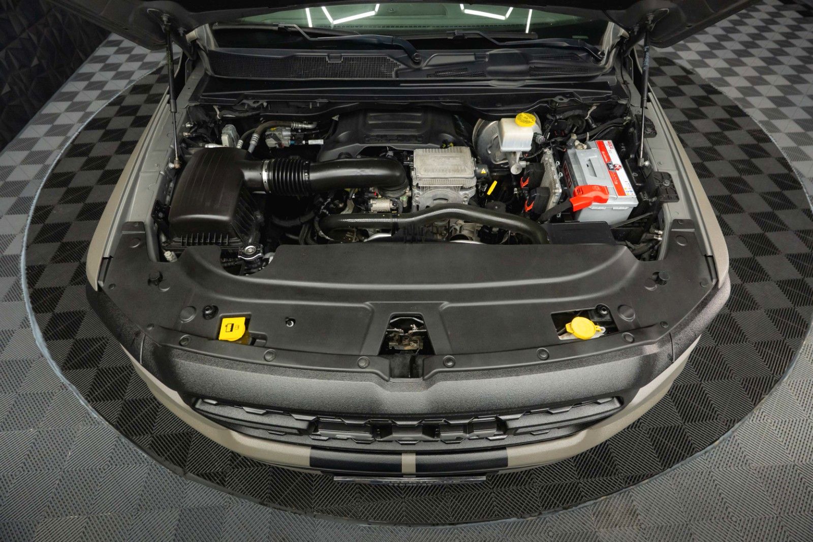Fahrzeugabbildung Dodge RAM 5.7 V8 HEMI 4x4 OFFROAD Night LARAMIE RAPTOR