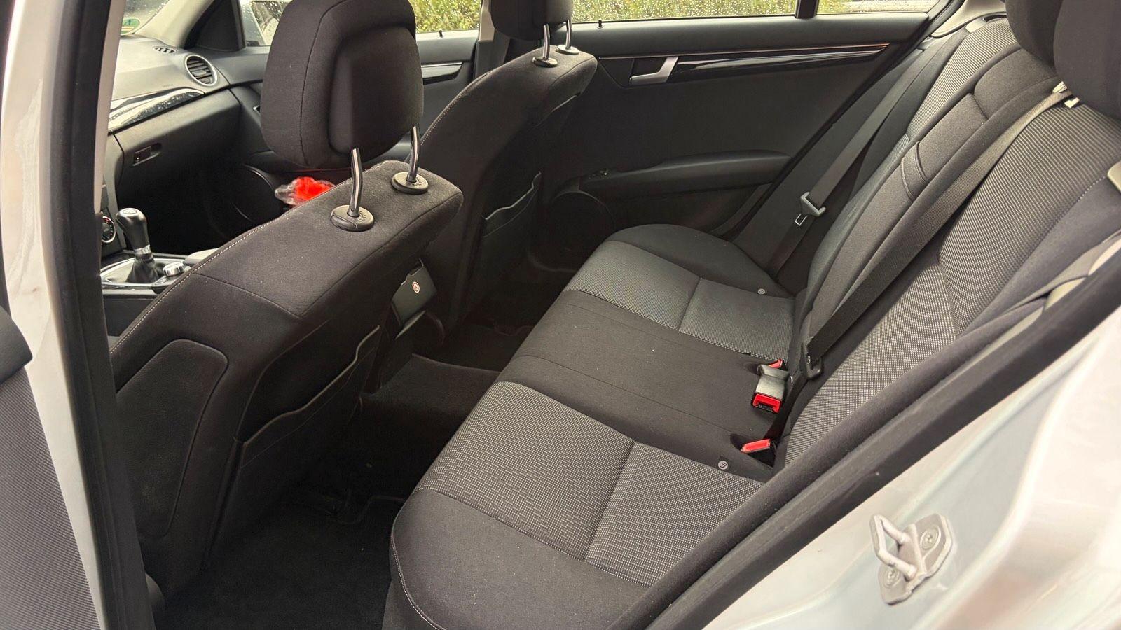 Mercedes-Benz E220 2014 — photo 11