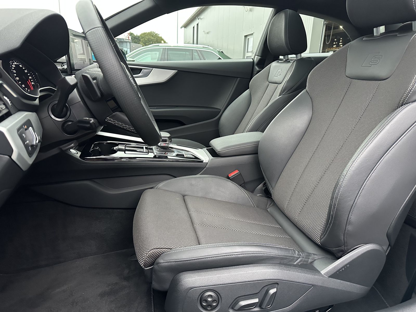 Fahrzeugabbildung Audi A5 40 TDI Qu S-Line Individual NAV+LED+PANO+19ZO