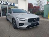 Volvo S60 B5 Lim. Ultimate Dark AWD B&W Sound - silberne Volvo S60